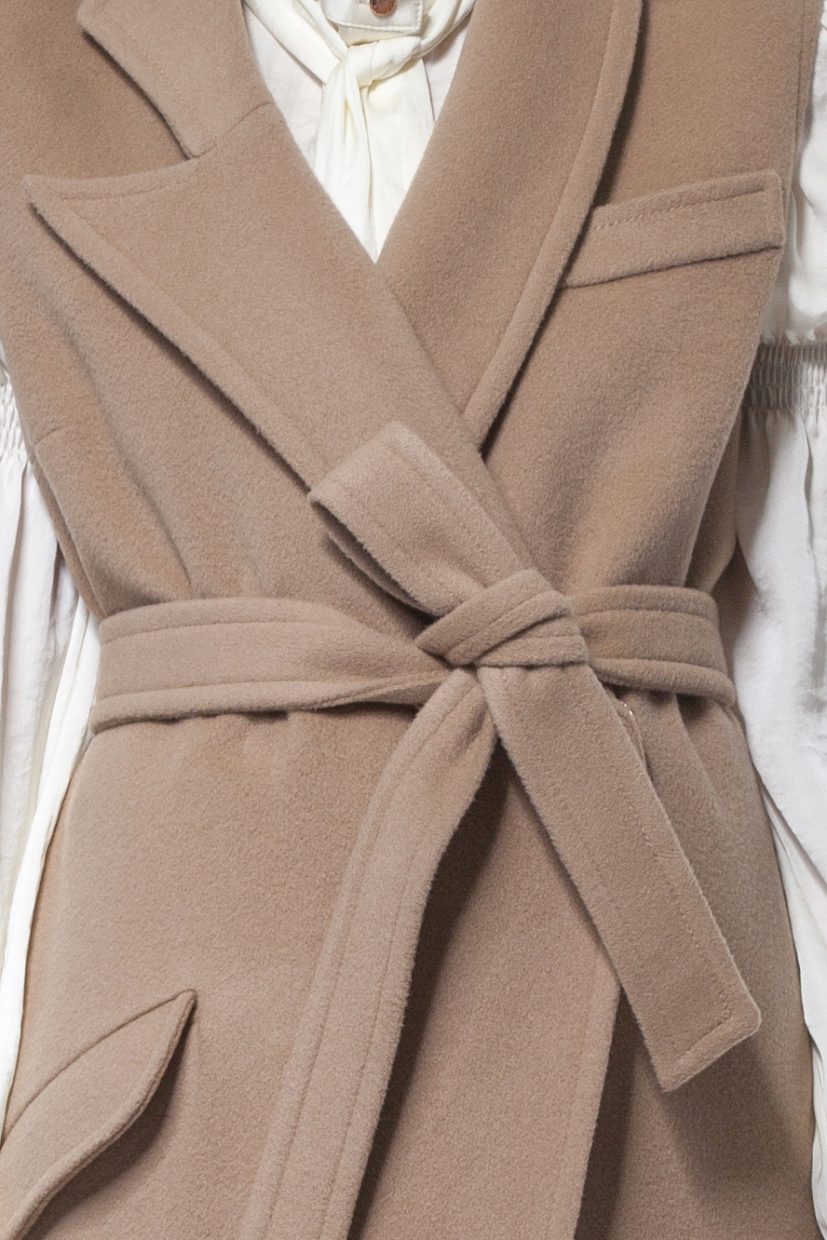 Camel beige cashmere vest with belt and snap closure