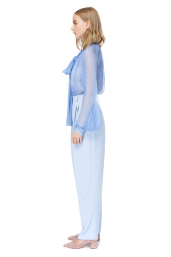 LUISA silk blouse with a tie-bow in flowing silhouette.