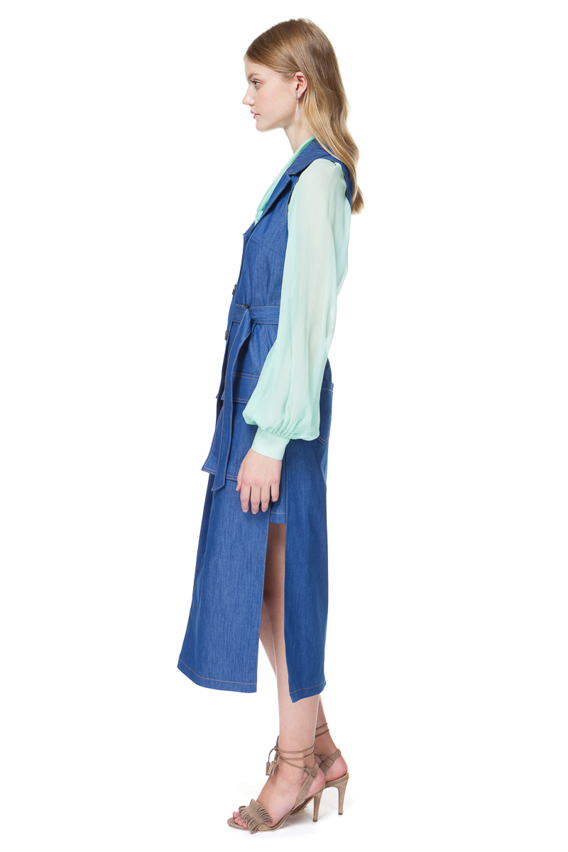 ARLENE sleeveless coat in blue stretch-denim.